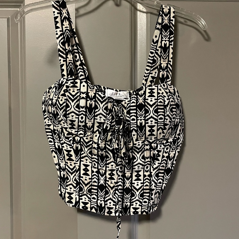 NWT Black and white crop top